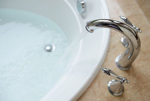 Cost of Tub Faucet Replacement in Salem