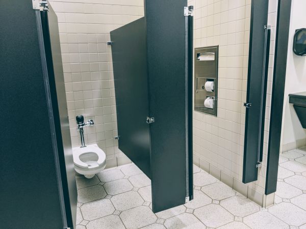 Cost of Commercial Toilet Installation in Salem